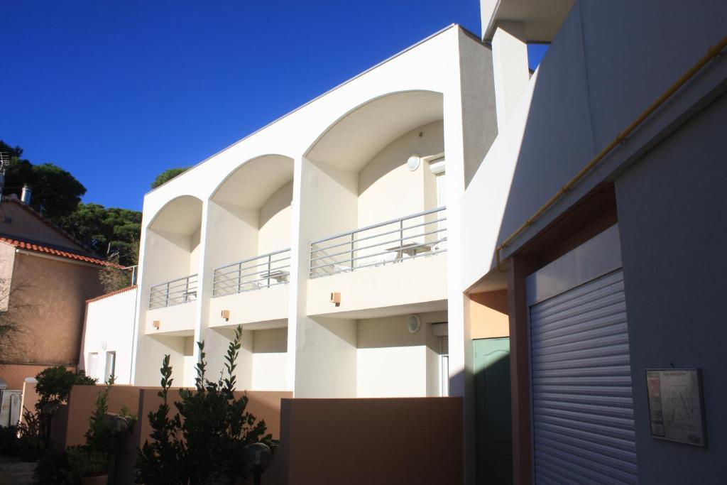 Aparthotel Les Stoechades 2*